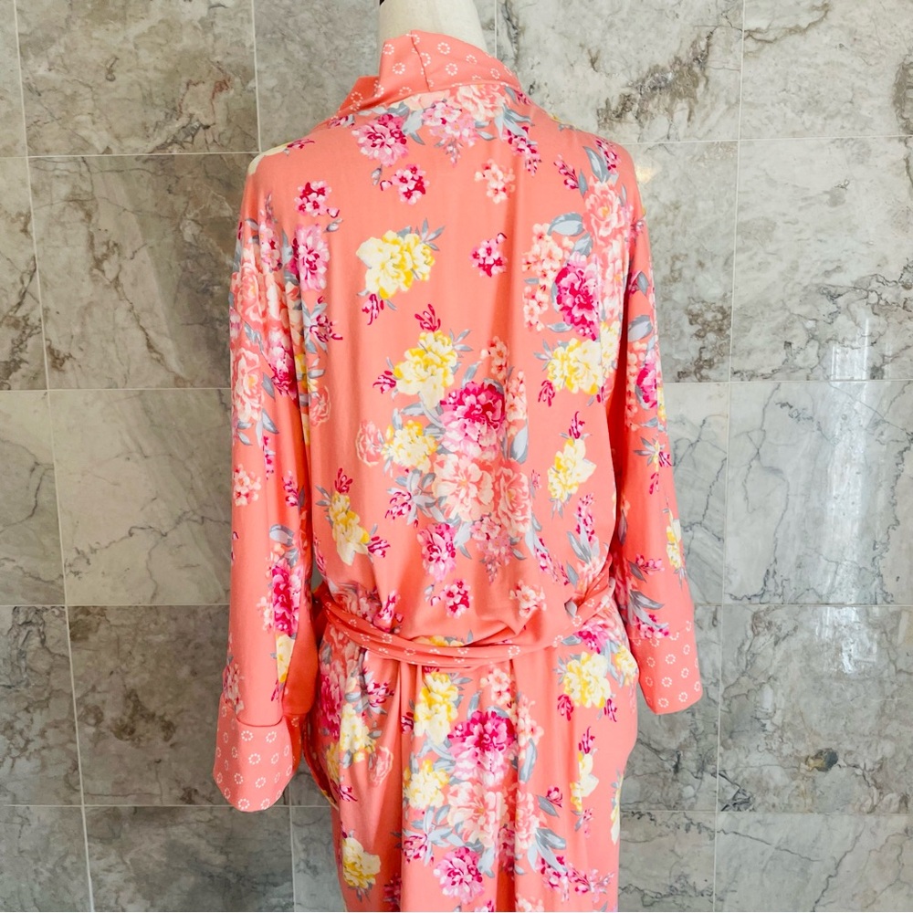 Flora Nikrooz Floral Robe - Picture 6 of 8